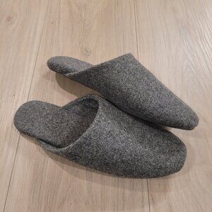 BANANA REPUBLIC | Soft Indoor Slipper | Sz. 6.5-7.5